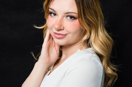 Demi Hawks Biography, Age, Life, Height, Career & Net Worth 2026